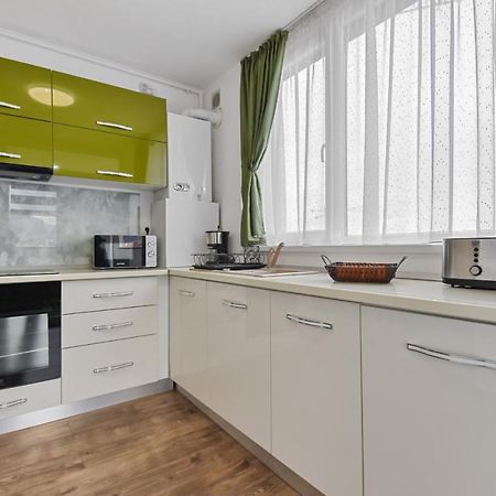 Modern In New Building With Panoramic View Apartment Brasov Exterior photo